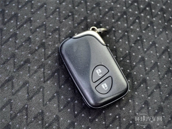 2014款 200h 1.8L 自動(dòng) 領(lǐng)先版（單色）