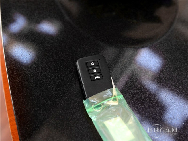 2014款 300h 豪華版