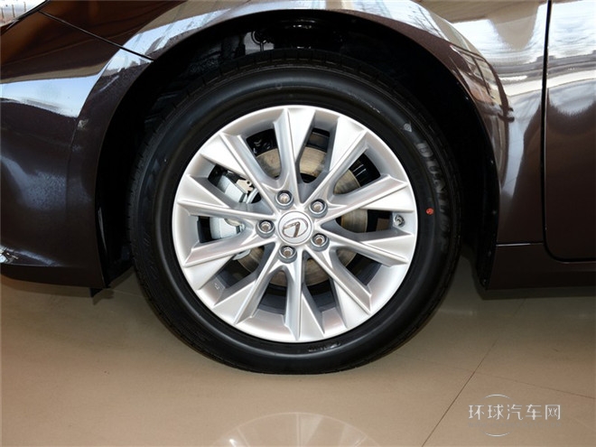 2014款 300h 豪華版