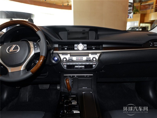 2014款 300h 豪華版