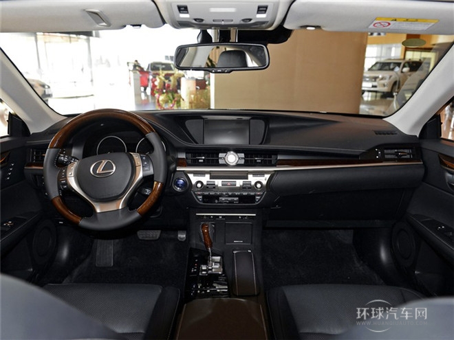 2014款 300h 豪華版