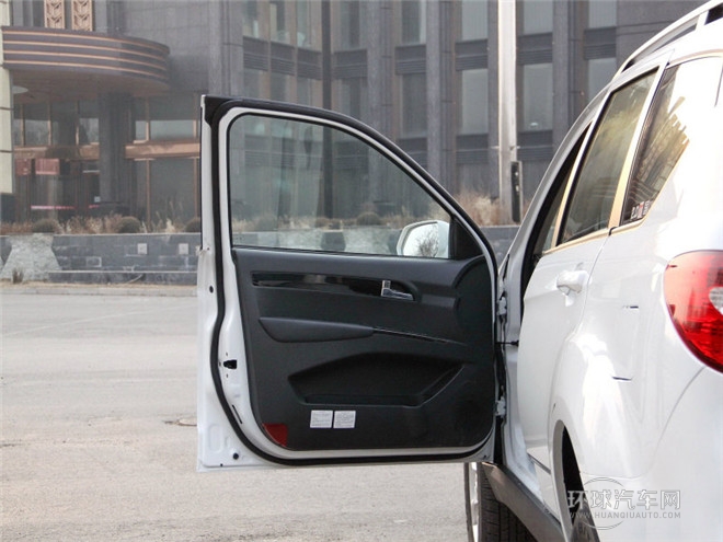 2014款 探索版 2.0T 柴油4X2豪華型