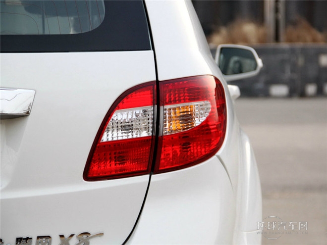 2014款 探索版 2.0T 柴油4X2豪華型