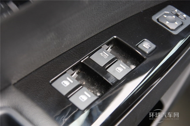 2014款 探索版 2.0T 柴油4X4超豪華型