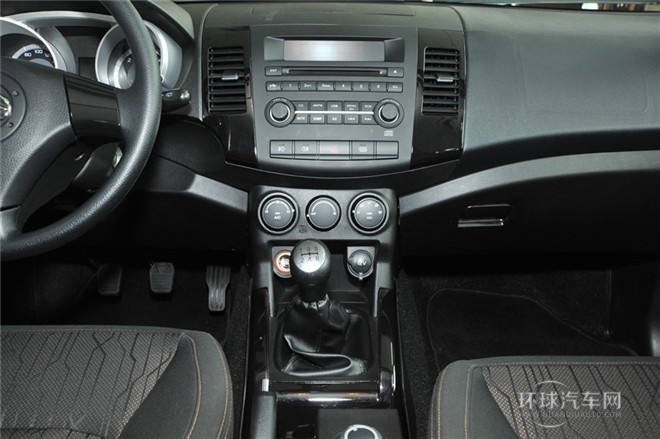 2014款 探索版 2.0T 柴油4X4超豪華型