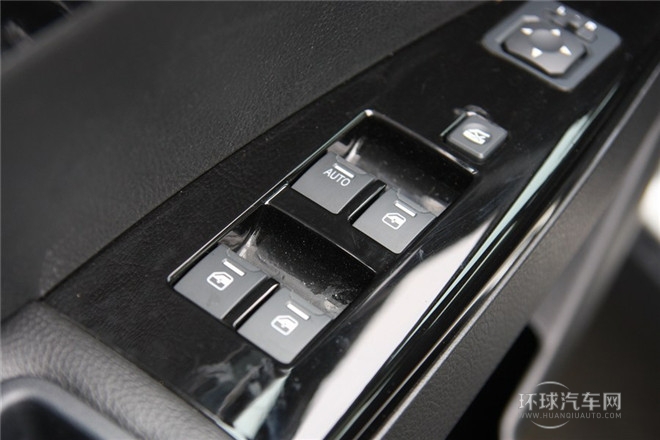 2014款 探索版 2.0T 汽油4x2超豪華型