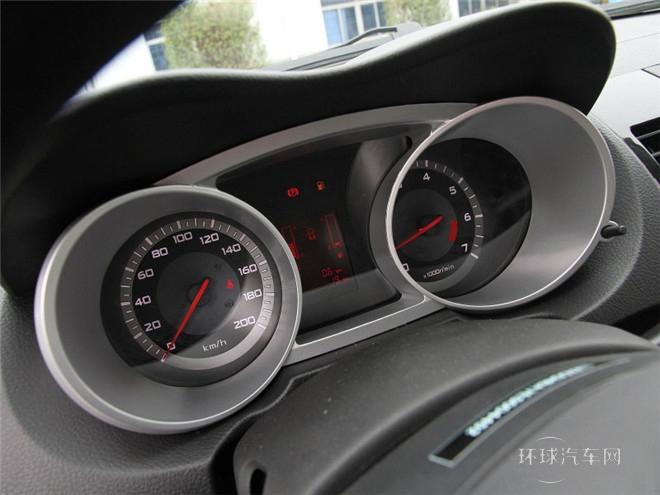 2014款 探索版 2.0T 汽油4x2豪華型