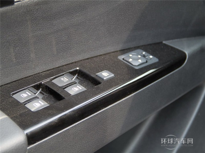 2014款 探索版 2.0T 汽油4x4豪華型