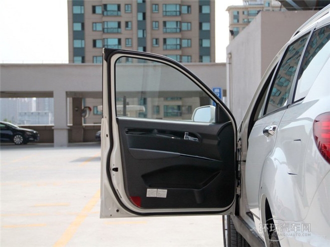 2014款 探索版 2.0T 汽油4x4豪華型