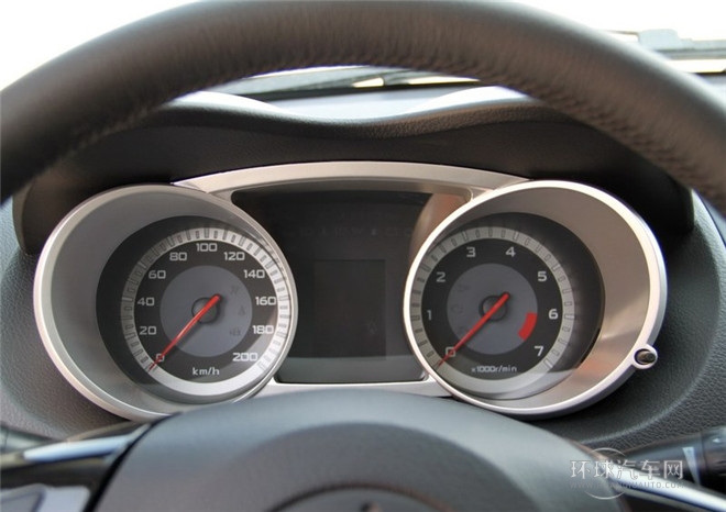 2014款 探索版 2.0T 汽油4x4豪華型