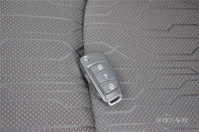 2014款 探索版 2.4L 汽油4X2超豪華型