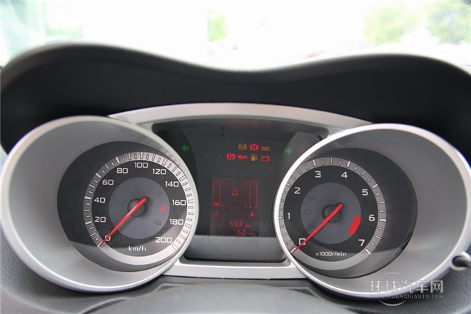 2014款 探索版 2.4L 汽油4X4豪華型