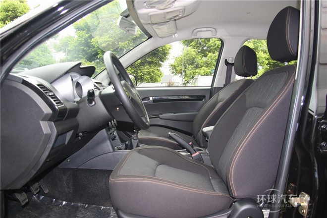 2014款 探索版 2.4L 汽油4X4豪華型