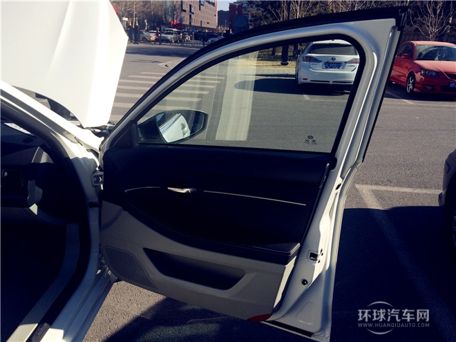 2015款 1.5L 手動舒適超值導航版