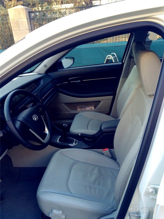 2015款 1.5L 手動舒適超值導航版