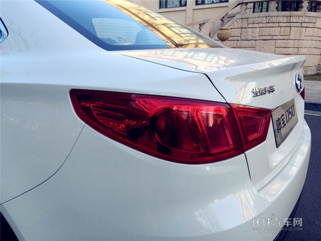 2015款 1.5L 手動舒適超值導航版