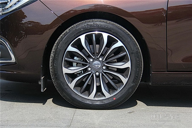 2015款 1.8T 自動精英型