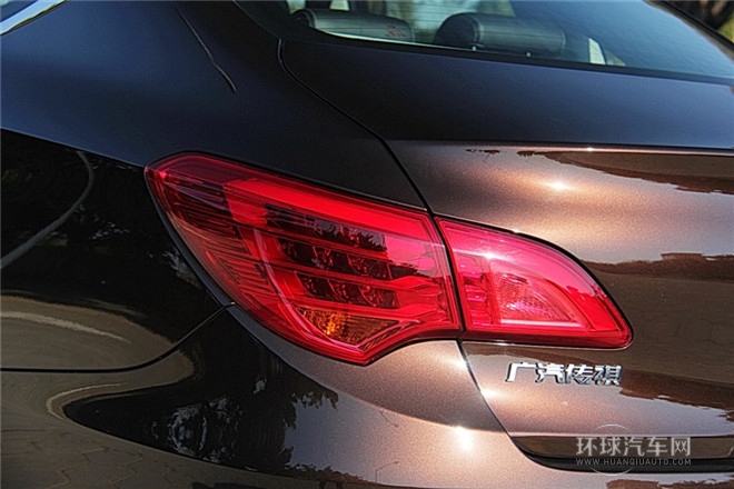 2015款 1.8T 自動精英型