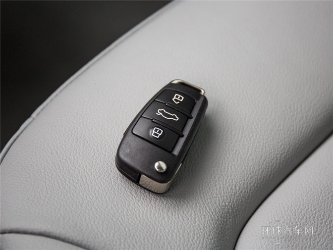 2015款 Limousine 40 TFSI 自動舒適型