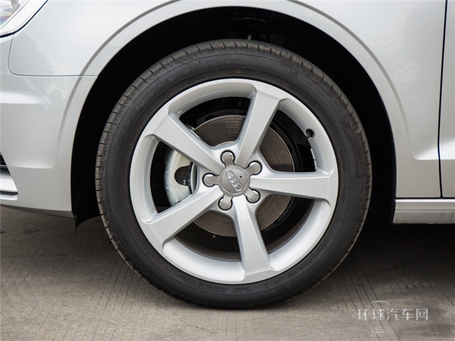 2015款 Limousine 40 TFSI 自動舒適型