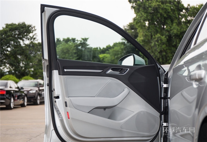 2015款 Limousine 40 TFSI 自動(dòng)舒適型