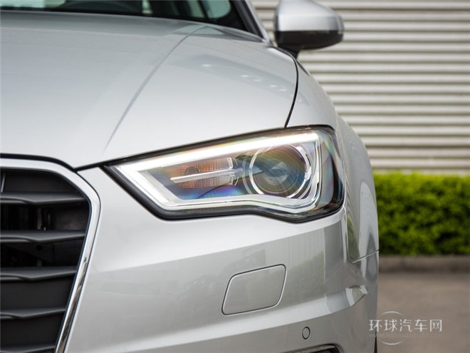 2015款 Limousine 40 TFSI 自動舒適型