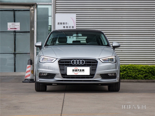 2015款 Limousine 40 TFSI 自動舒適型