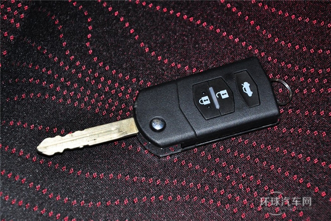 2015款 1.5L 手動(dòng)電商版