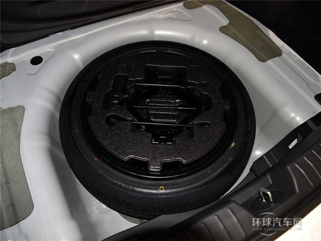 2015款 2.0L 自動LUX