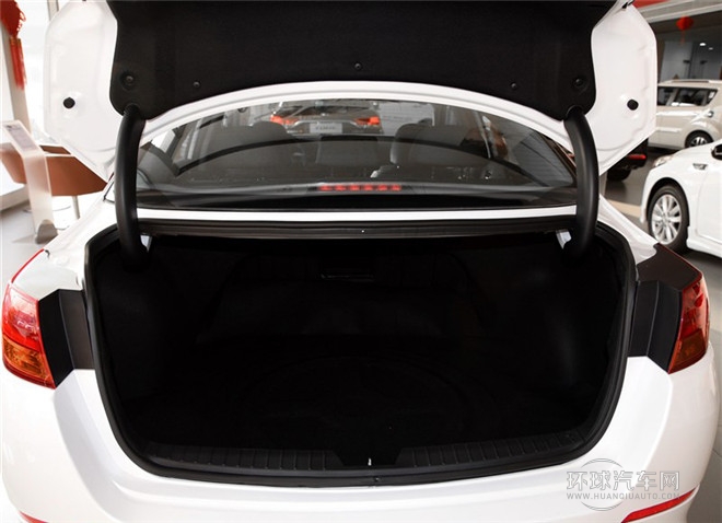 2015款 2.0L 自動LUX