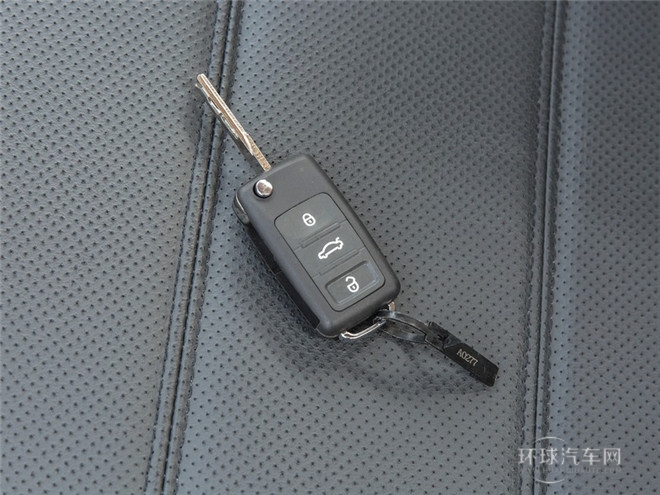 2015款 1.8L 手動(dòng)精英型