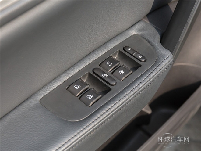 2015款 1.8L 手動精英型