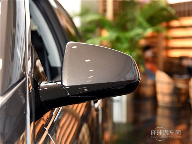 2015款 3.0L 領(lǐng)先型