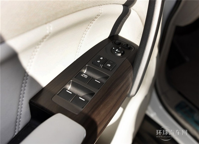 2015款 2.4L VTi-S尊貴版