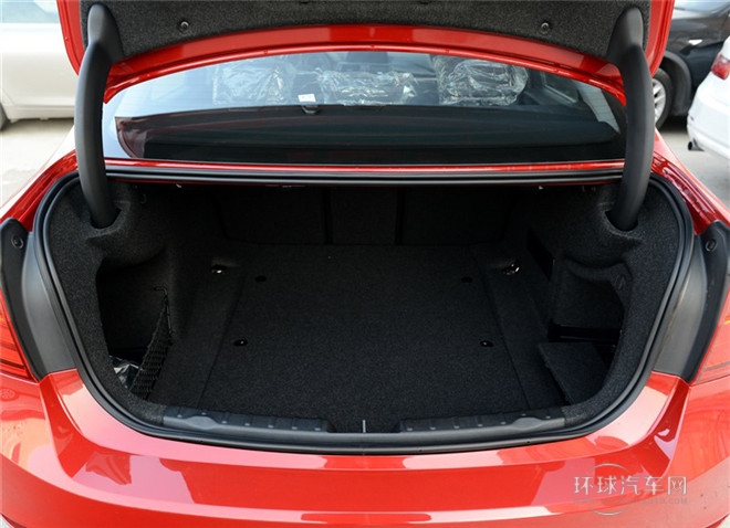 2015款 320i 設計套裝型