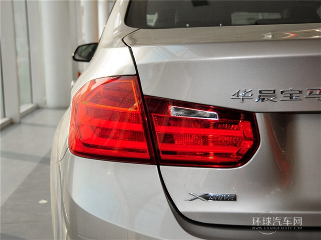 2015款 328i xDrive 設(shè)計套裝型
