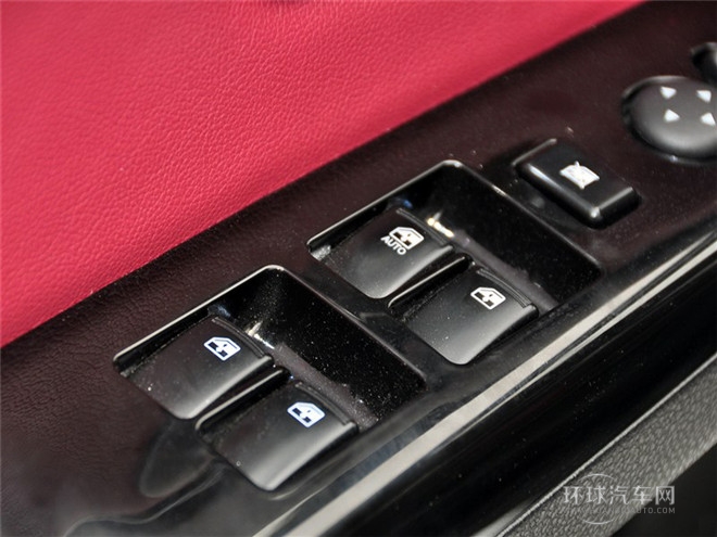 2015款 1.5L 自動尊貴型