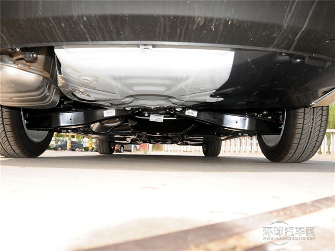 2015款 1.6L 自動領(lǐng)先型