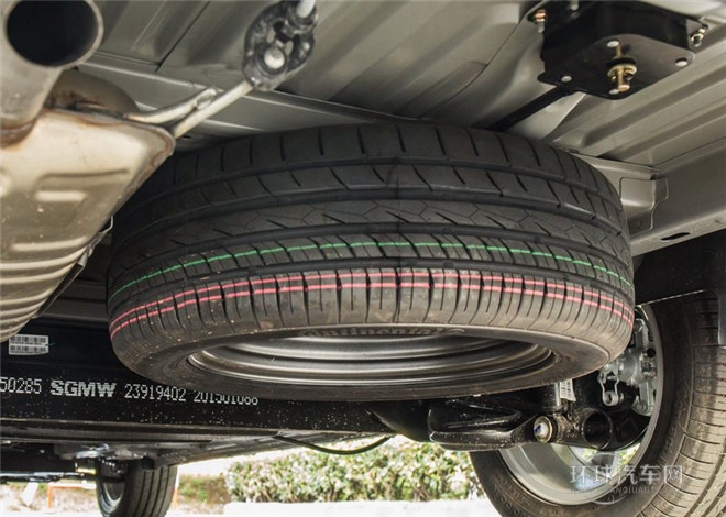 2015款 1.8L 手動(dòng)豪華導(dǎo)航ESP版 7座