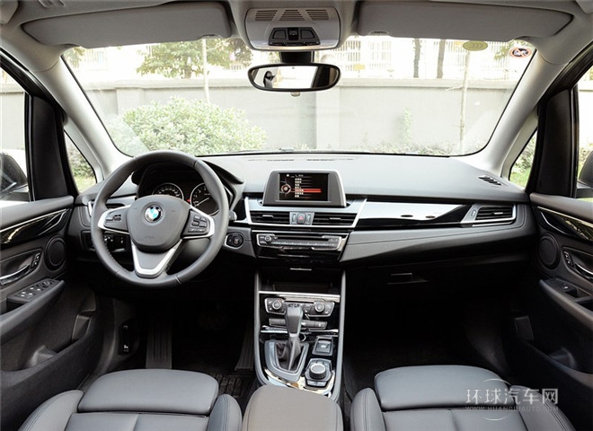 2015款 218i 運(yùn)動(dòng)設(shè)計(jì)套裝