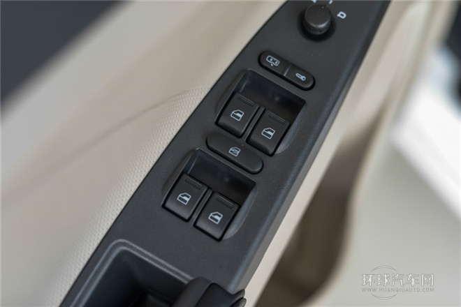 2015款 1.5L 手動夠惠版