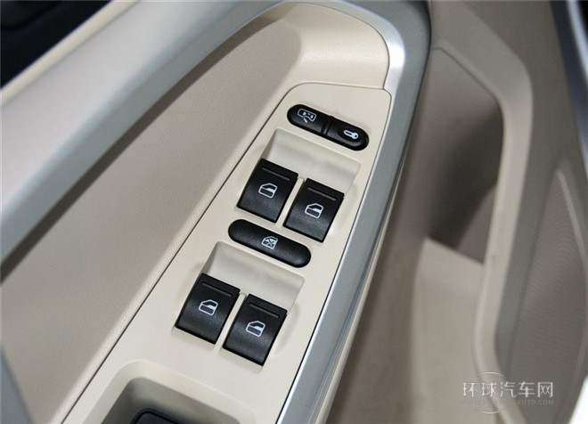 2014款 2.0L 手動智云版