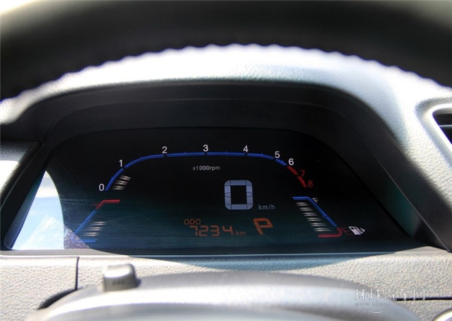 2014款 榮耀導(dǎo)航版 1.8T 自動(dòng)尊貴型