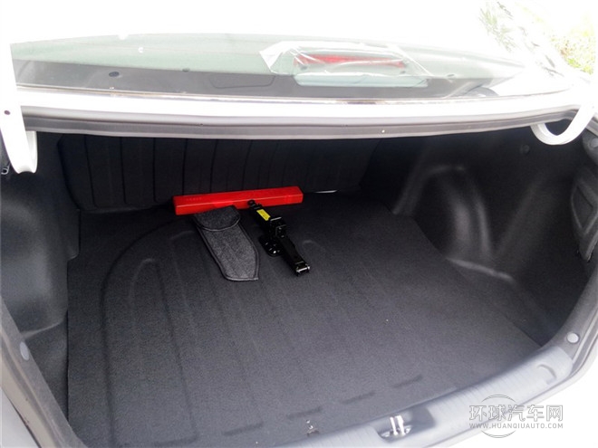 2015款 三廂 1.4L MT TOP