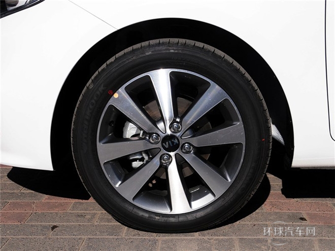 2015款 三廂 1.6L AT Premium