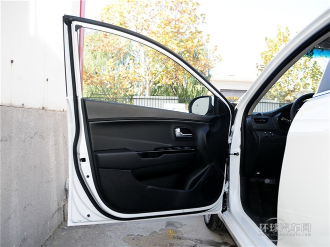 2015款 三廂 1.6L AT Premium