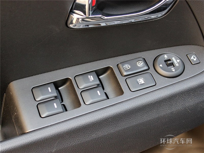 2015款 2.0L 自動兩驅(qū)版Premium