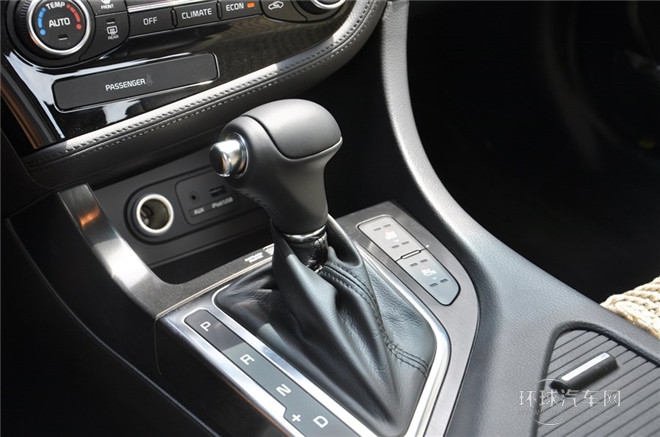 2014款 2.0L Hybrid 豪華版