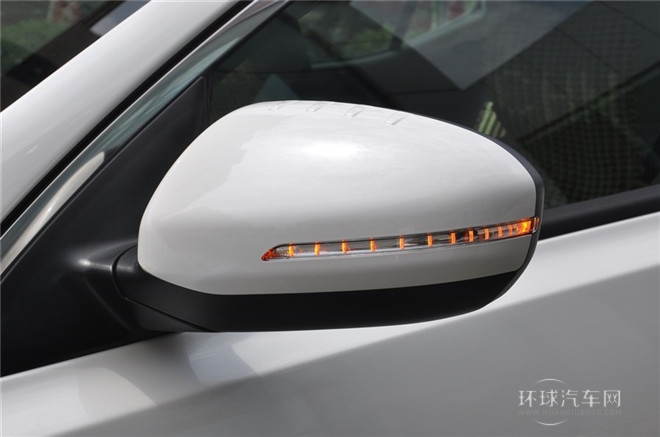 2014款 2.0L Hybrid 豪華版