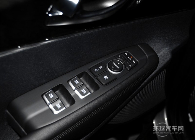 索蘭托L 2.4L GDI 汽油4WD尊貴版 7座